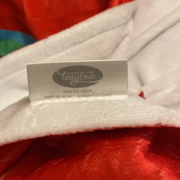 Justice blanket  Justin Bieber’s #JusticeWorldTour - Picture 2 of 4